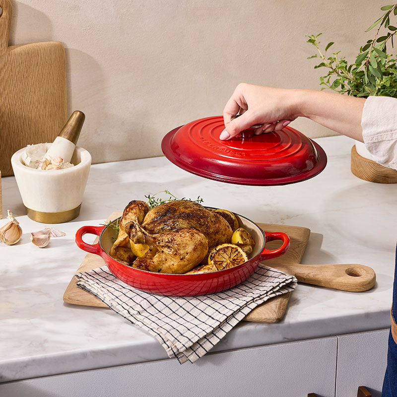 Signature Cast Iron Shallow Casserole, D22 cm, Cerise – The